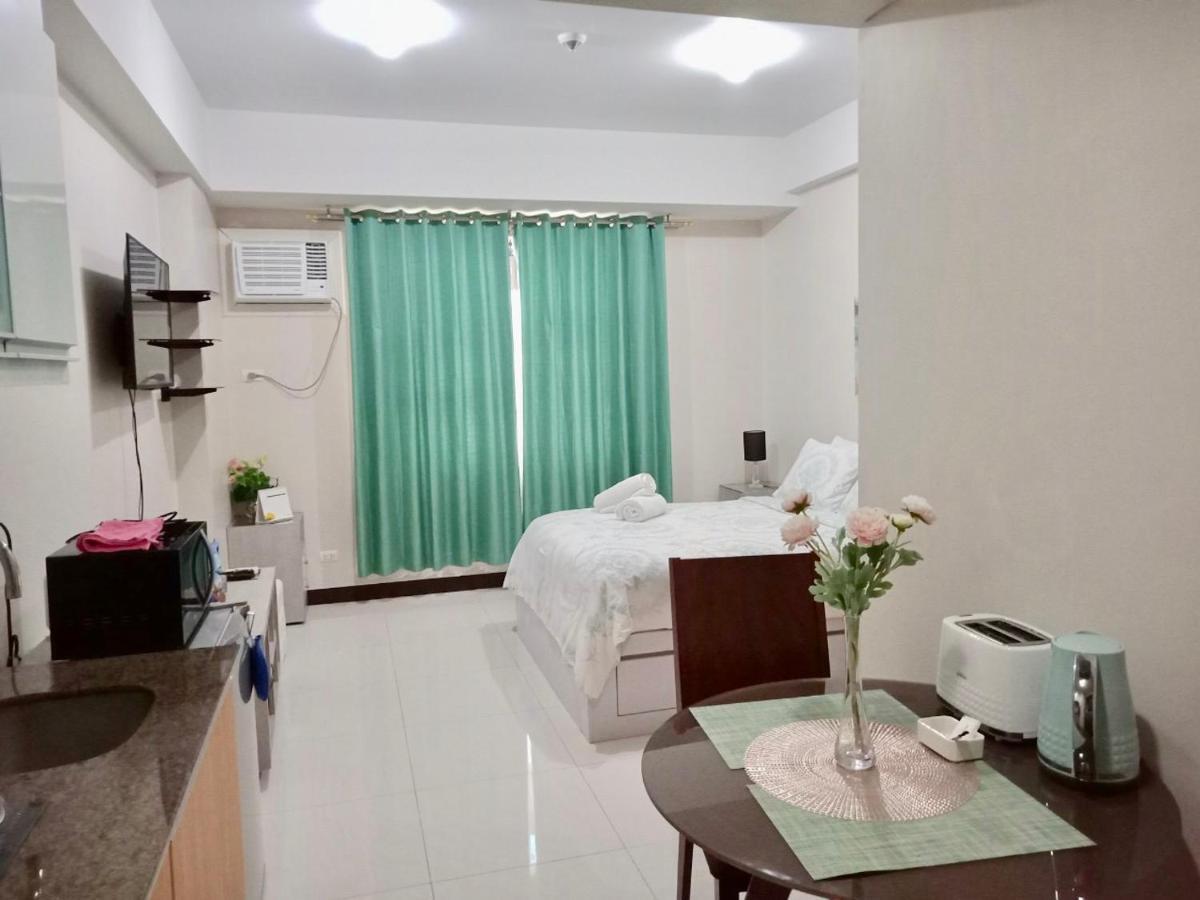 Chillax Studio 101 Newport Boulevard Manila Exterior photo